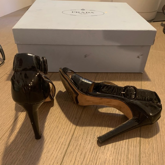 Manolo Blahnik Heels - Picture 2 of 5